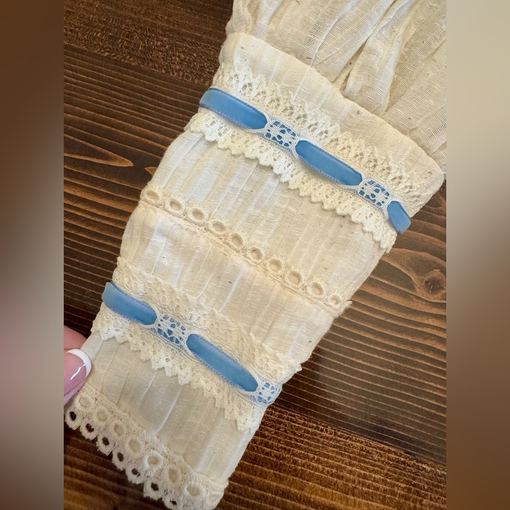 Vintage Handmade Ecru Cotton Gunne Sax Style Dress‎ with Blue Velvet Trim - Picture 5 of 13